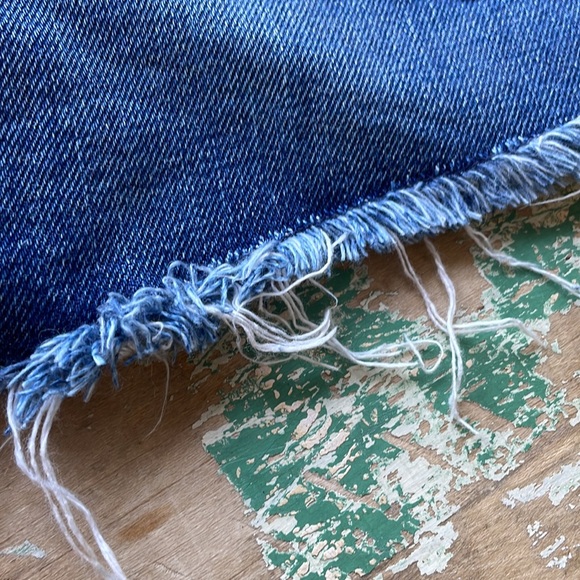 7 FOR ALL MANKIND WOMENS DARK DENIM JEAN SHORTS SIZE 25 LIKE NEW - Picture 6 of 11